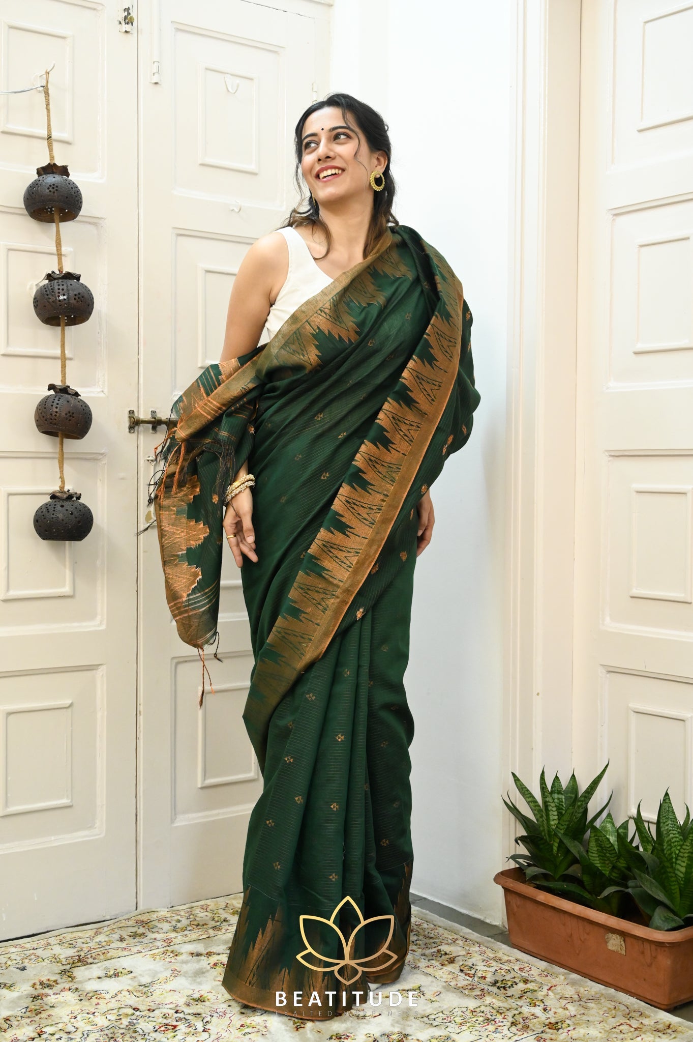 Green Cotton Silk Jamdani Butti With Temple Border