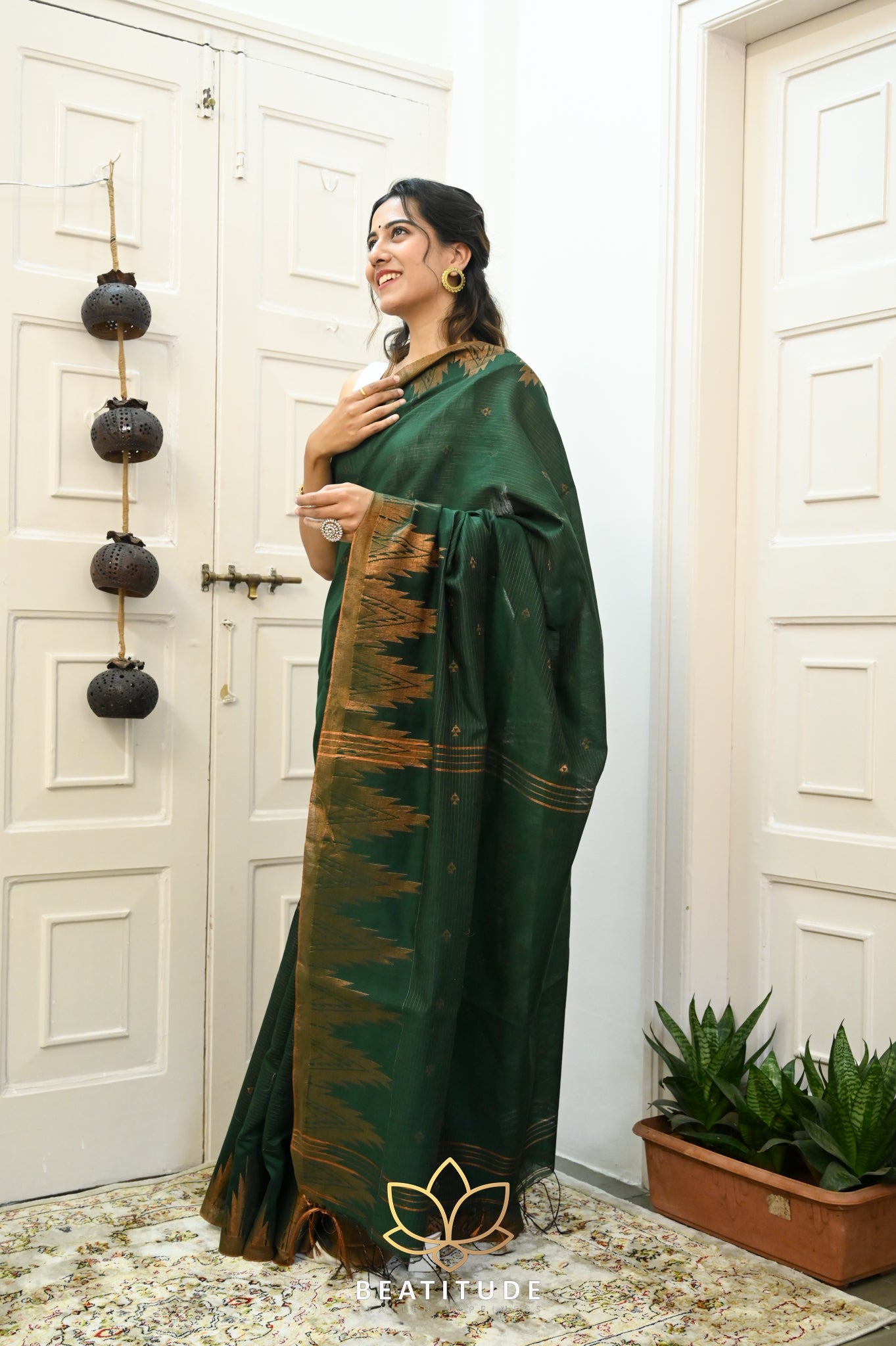 Green Cotton Silk Jamdani Butti With Temple Border