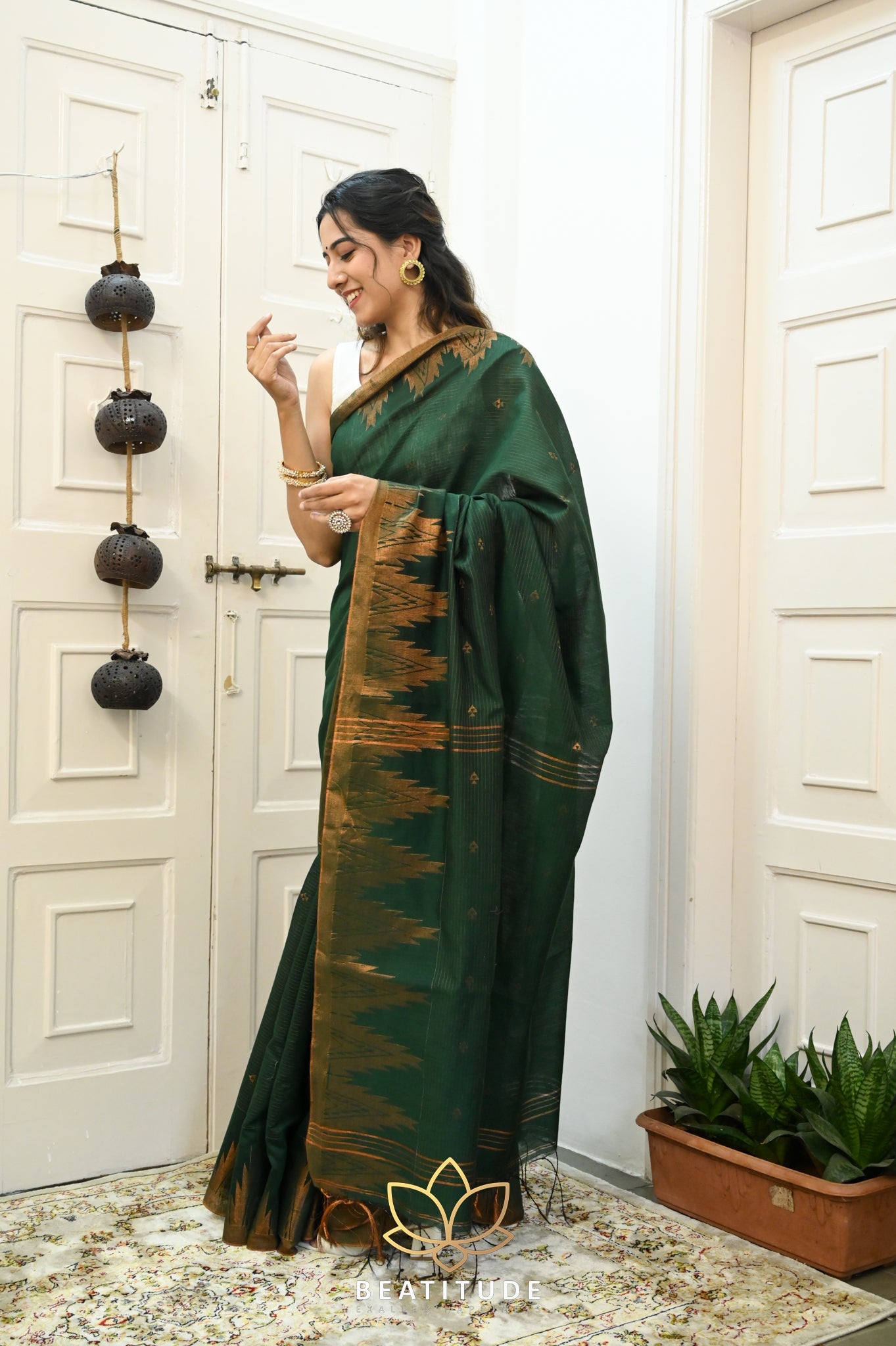 Green Cotton Silk Jamdani Butti With Temple Border